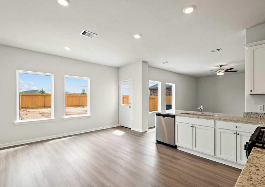 A chef-ready kitchen and adjoining dining room