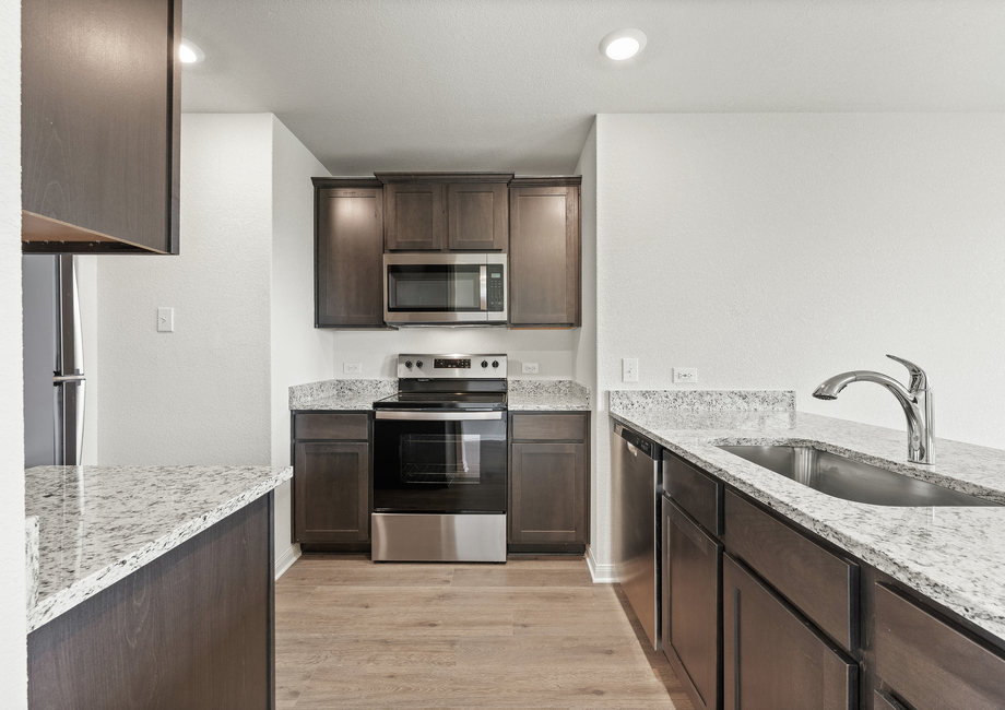 The kitchen of the Rio Grande has sprawling granite countertops.