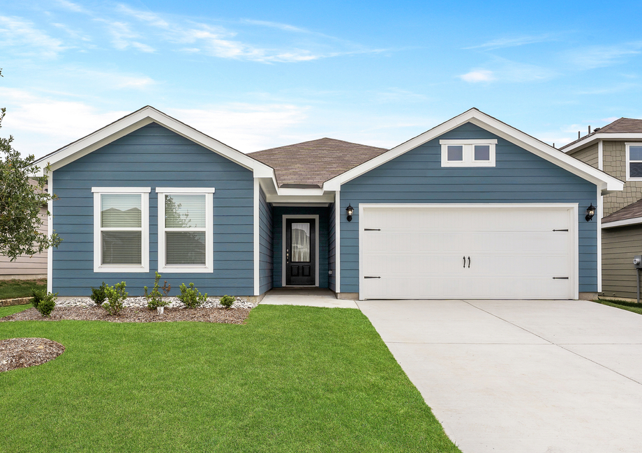 Exterior photo of the beautiful, one-story Sabine floor plan.