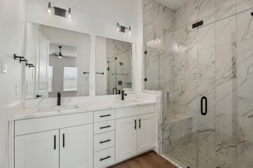 Spa-like masterbath.