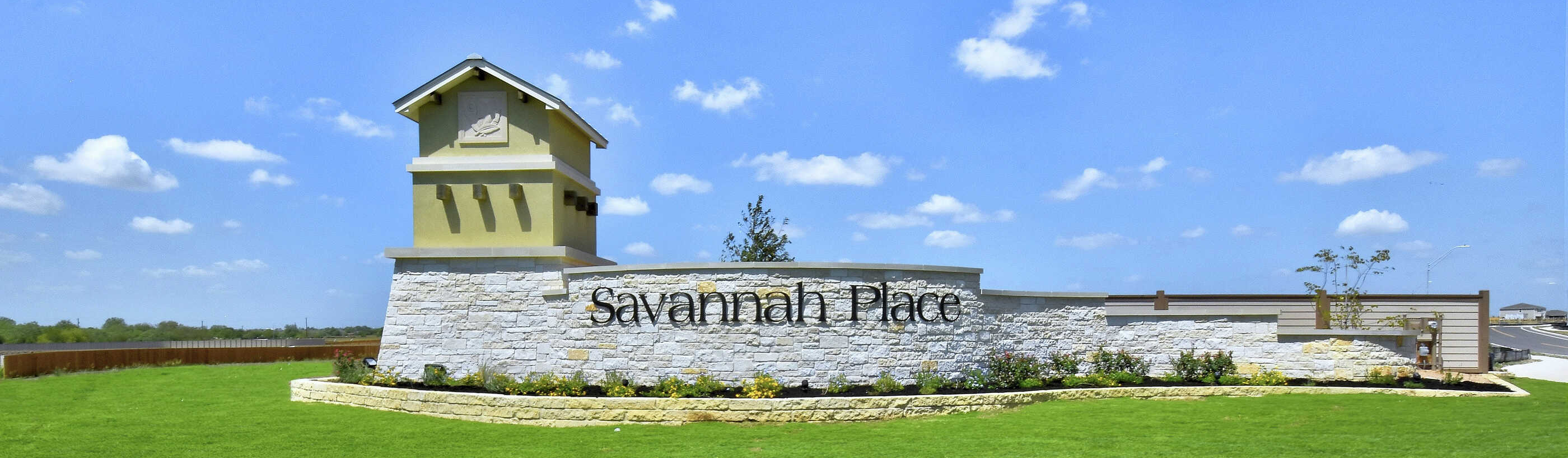Central_Savannah Place_Monument_0001.jpg