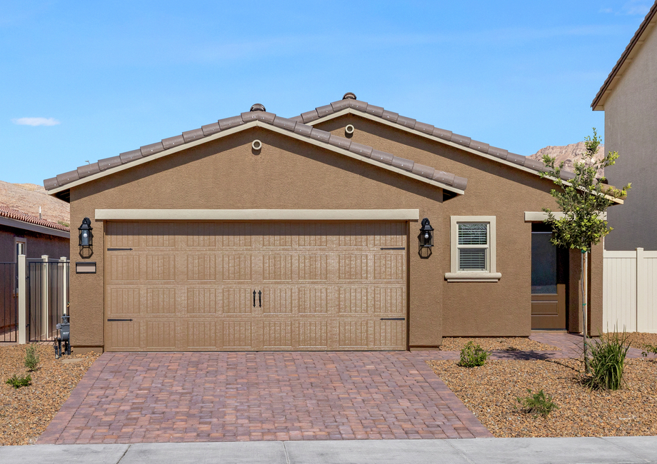 The beautiful Aspen floor plan is a one-story home.