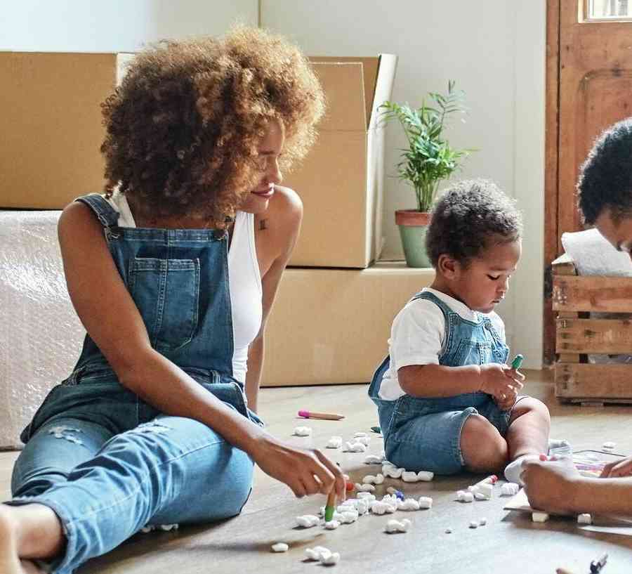 Family with moving boxes coloring.