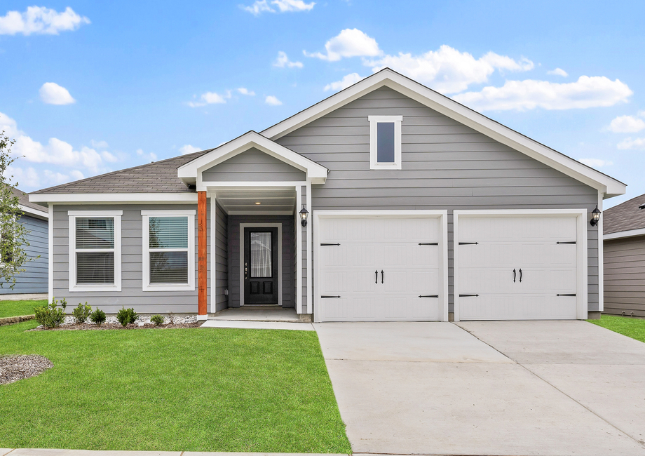 Exterior photo of the beautiful, one-story Blanco floor plan.