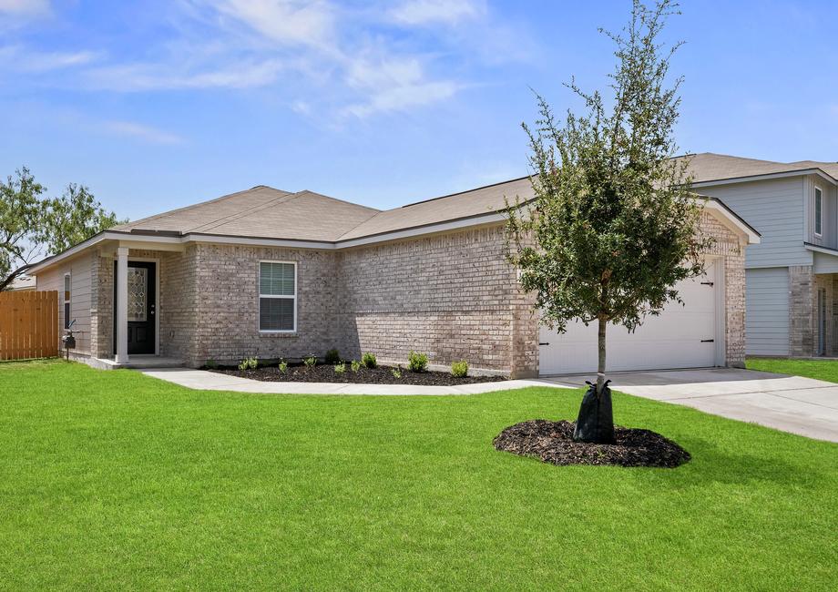 The Bay by LGI Homes has a beautiful entry way