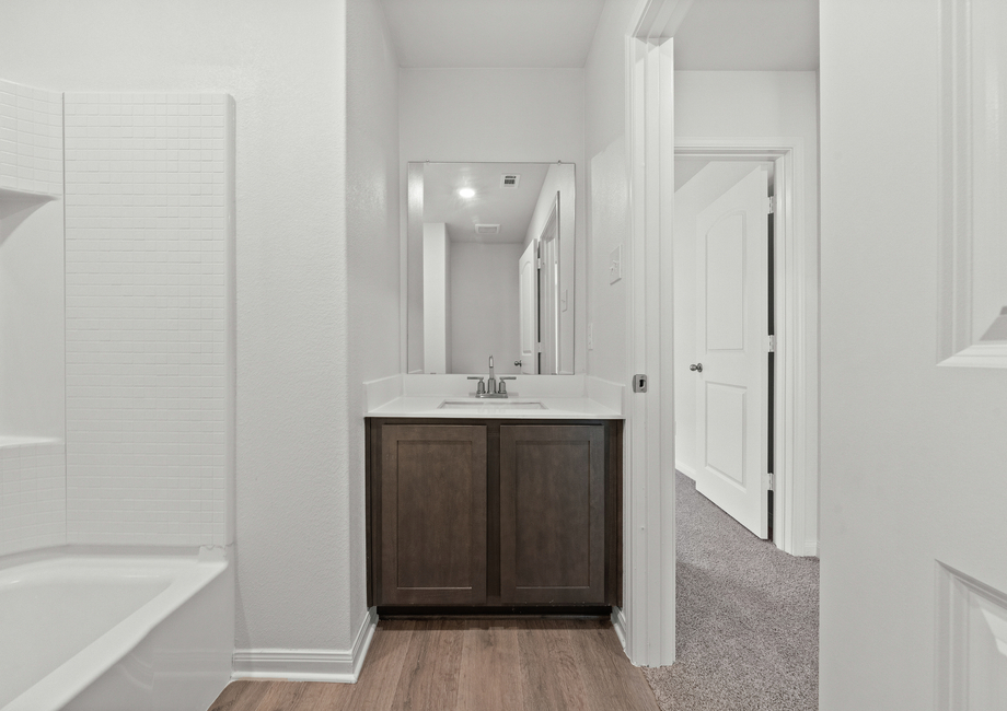 The secondary bathroom of the Blanco has a vanity space.