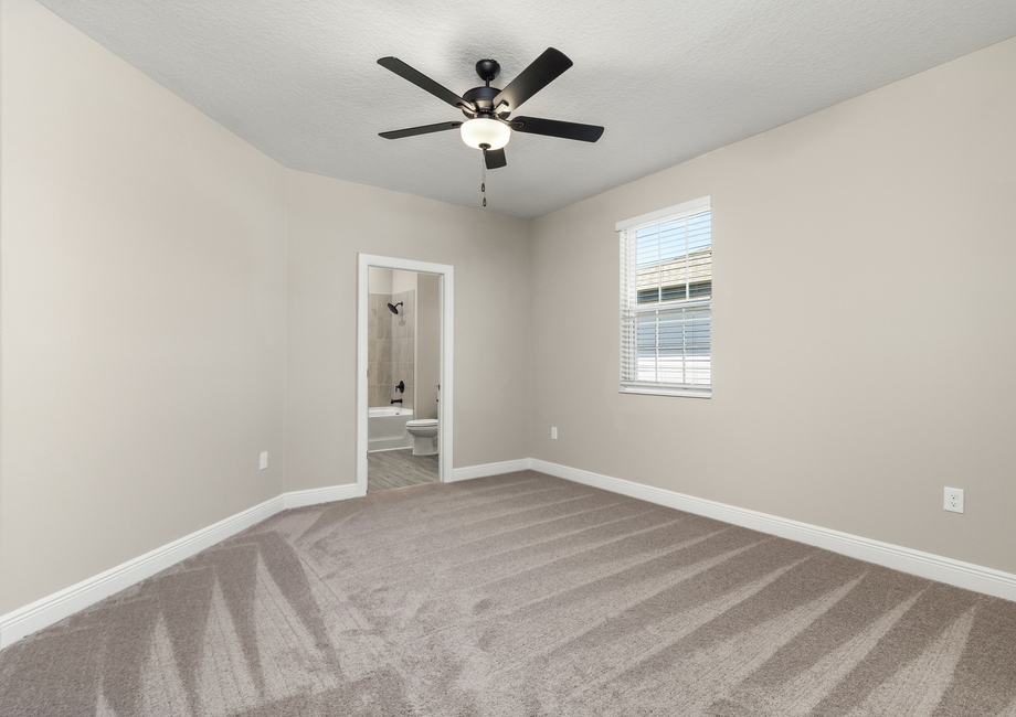 Spacious upstairs bedroom 