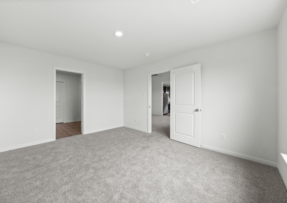 The master suite of the Blanco includes a large bedroom, en-suite bathroom and spacious walk-in closet.